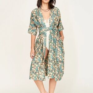 MIRTH Laos Robe Onyx Bloom Size M NWT
$255